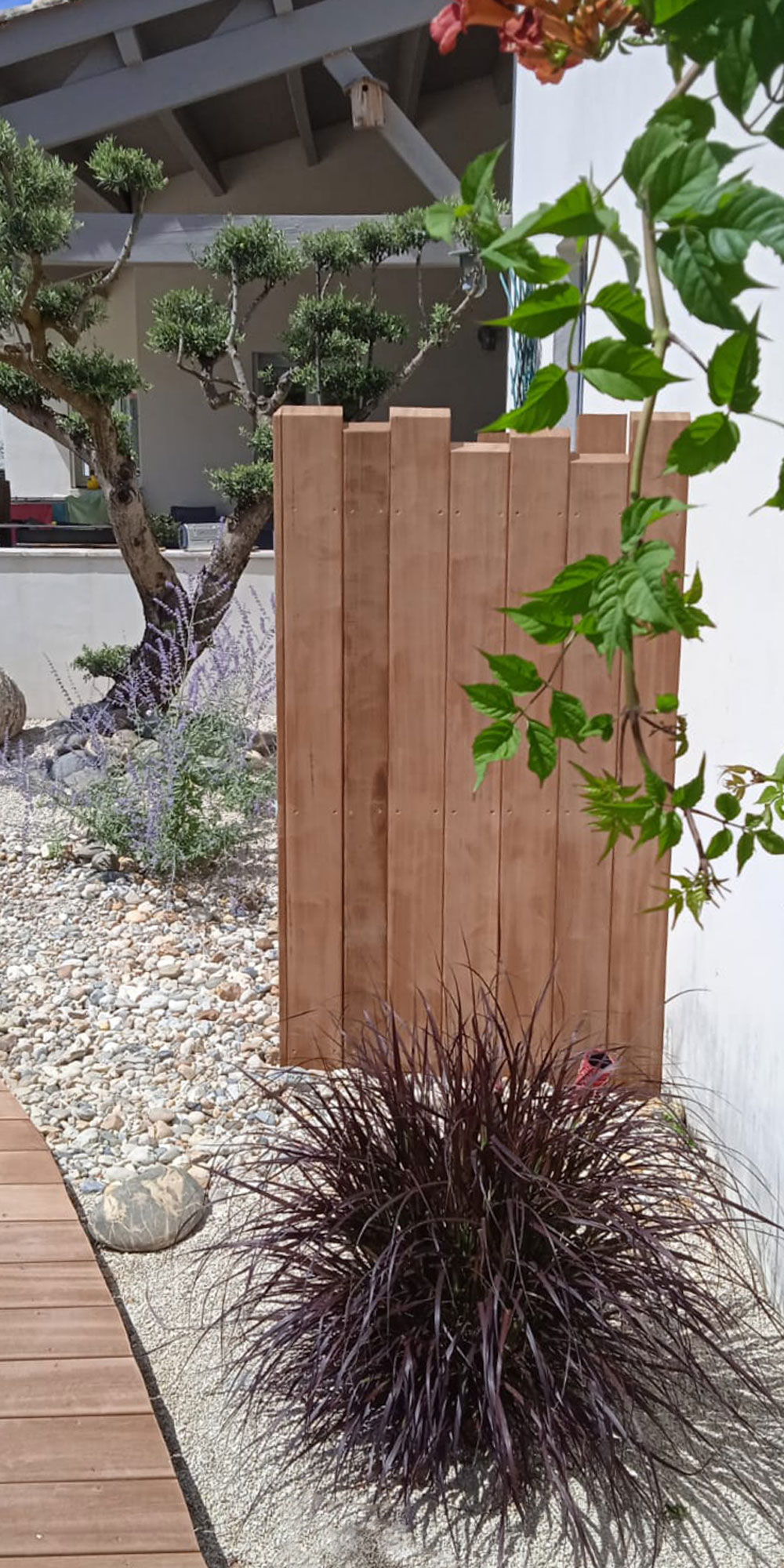 Menuiserie terrasses Oléron, pot de fleur en bois